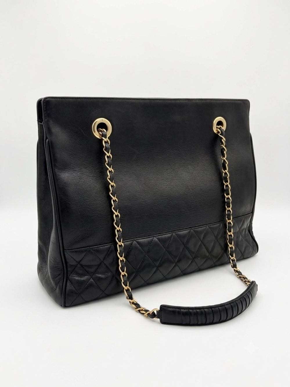 Luxury Holt Renfrew Black Quilted vintage Shoulder Bag Gold Chain Chanel style